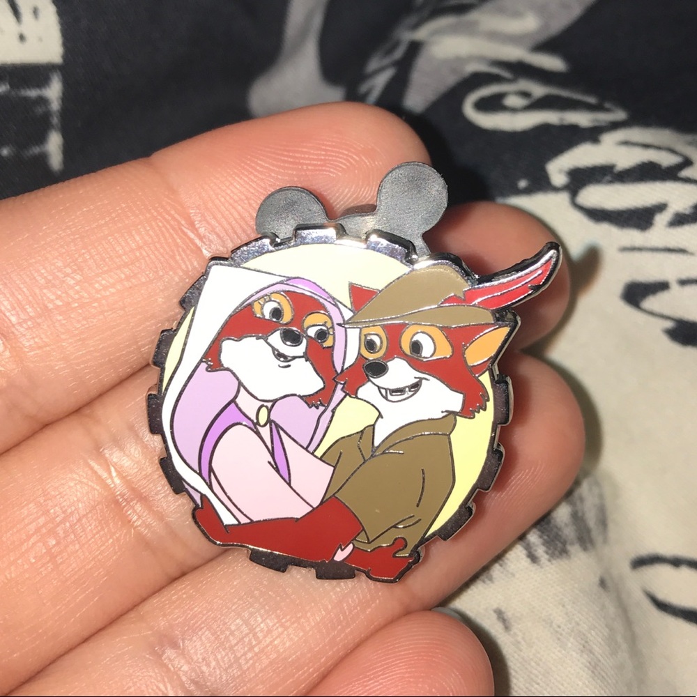 Robin Hood Disney Couples Collection Pin